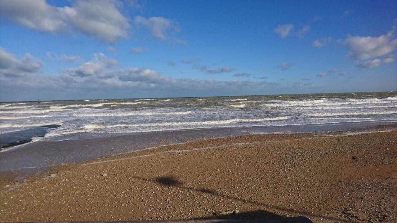 Bed and Breakfast Joyeux Reveil Courseulles-sur-Mer Exterior foto