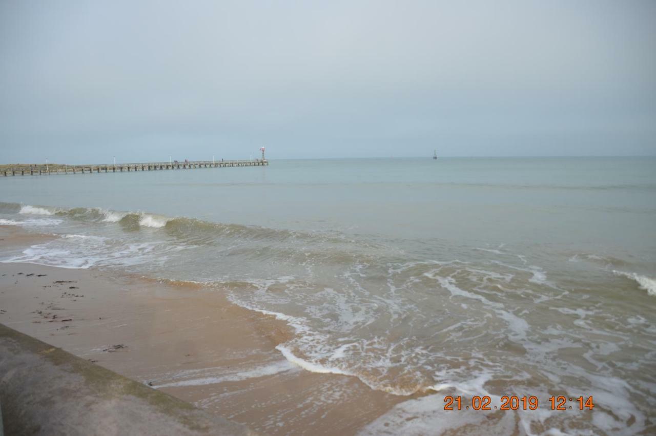 Bed and Breakfast Joyeux Reveil Courseulles-sur-Mer Exterior foto